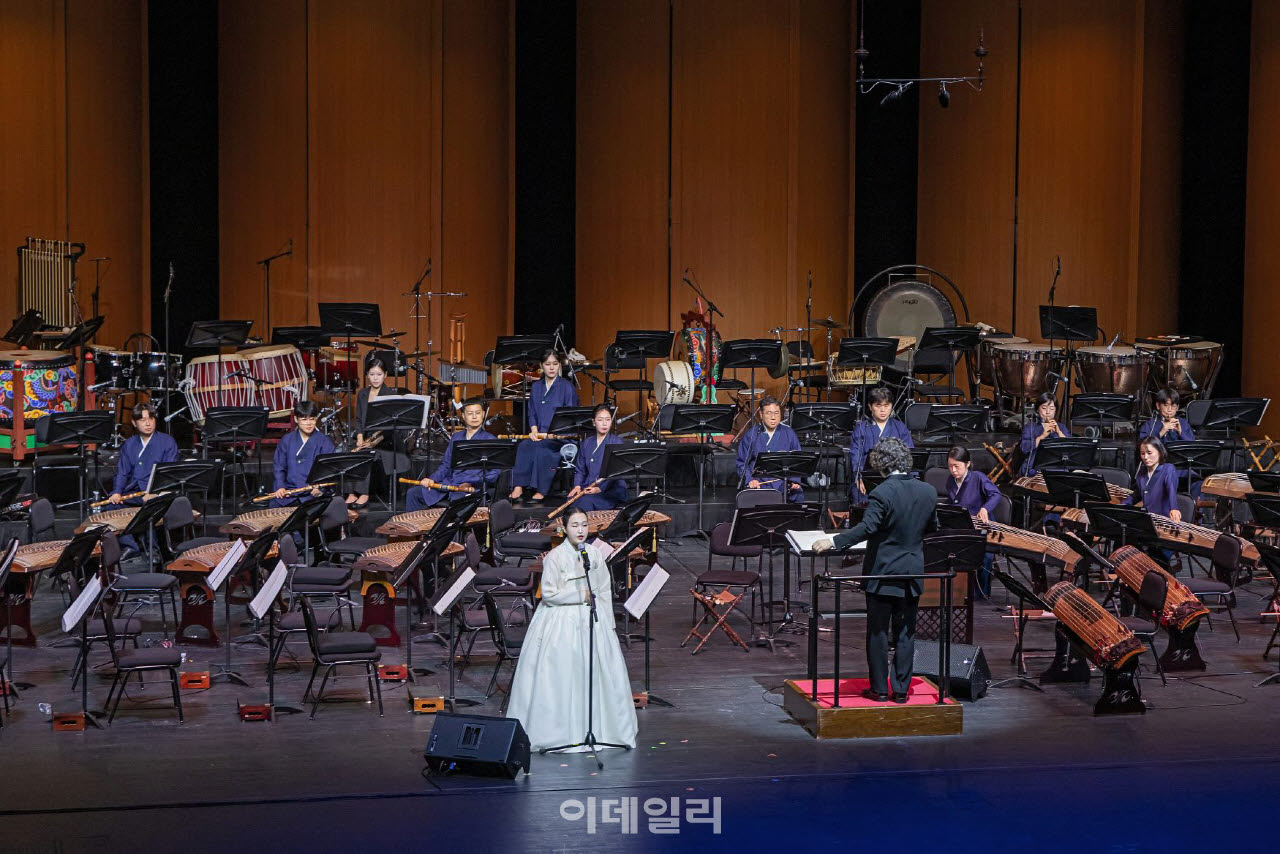 국립국악원 창작악단 ‘작곡가 시리즈 Ⅴ 이건용’ 공연 장면. (사진=국립국악원)