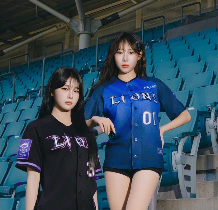 카카오엔터테인먼트의 대표 슈퍼 IP '나 혼자만 레벨업'과 프로야구단 삼성 라이온즈의 컬래버레이션 MD 이미지(사진=카카오엔터)