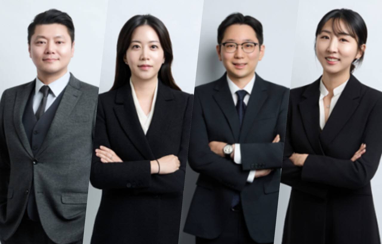 (왼쪽부터) 법무법인(유한) 동인 국제법무팀 주우혁 파트너변호사, 윤선아 미국변호사, 노태엽 미국변호사, 홍지현 행정사 (사진 = 법무법인 동인 제공)