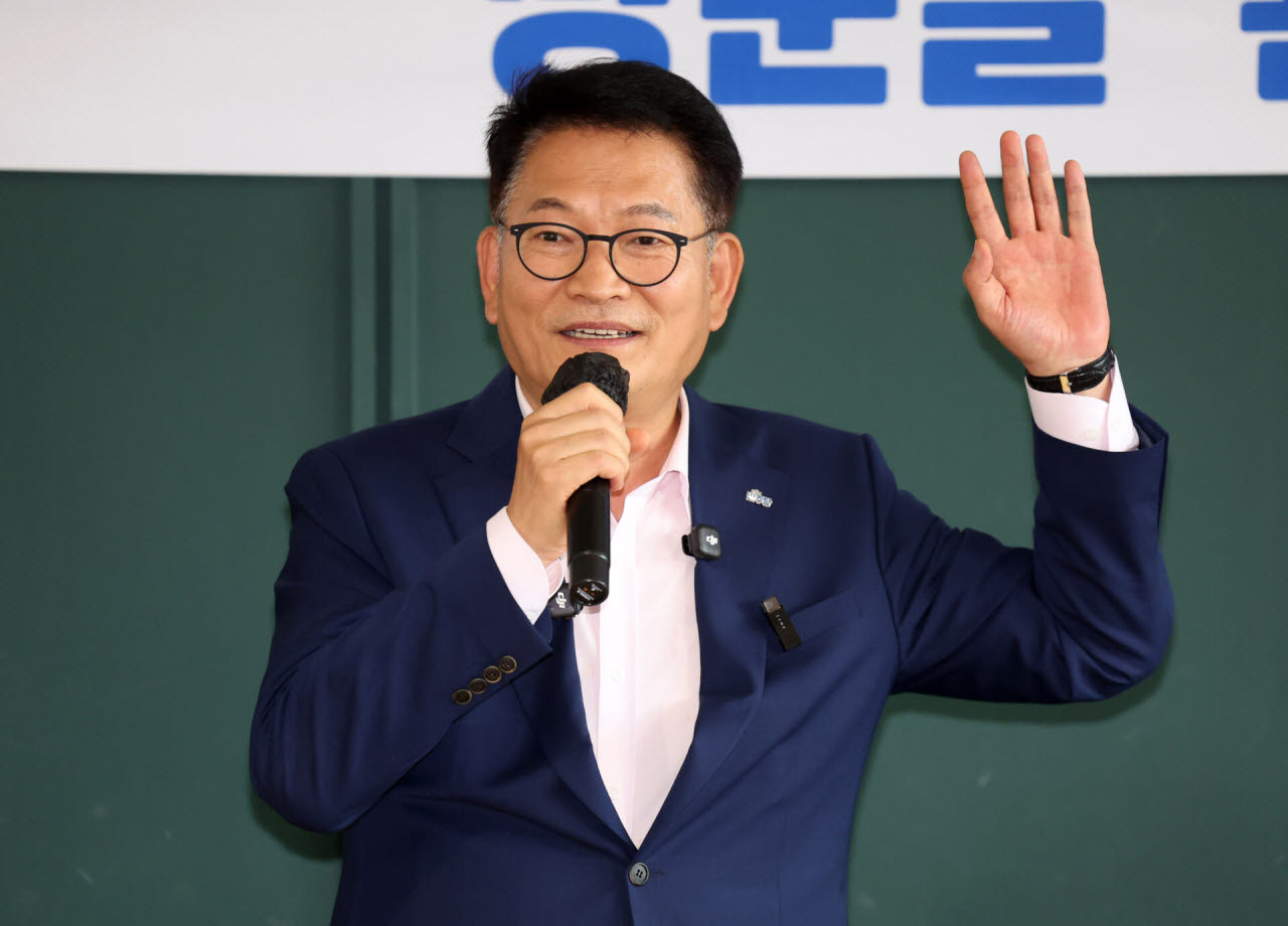 송영길 더불어민주당 당대표 후보가 28일 오후 충북 청주시의 한 카페에서 열린 충북도당(청주) 당원 타운홀 미팅에서 발언하고 있다. (사진=뉴시스)