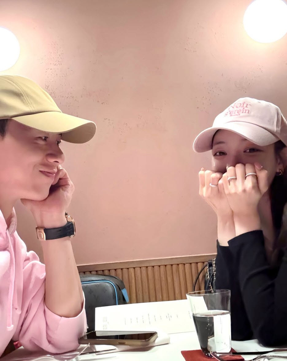 이관희(왼쪽) 유시은(사진=SNS)