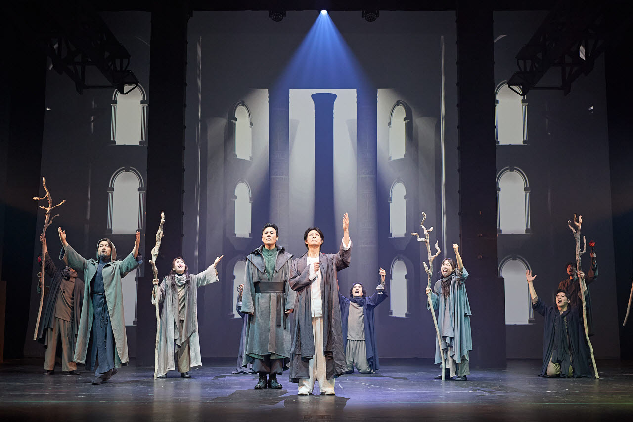 연극 '오이디푸스' 공연 장면(사진=수컴퍼니)