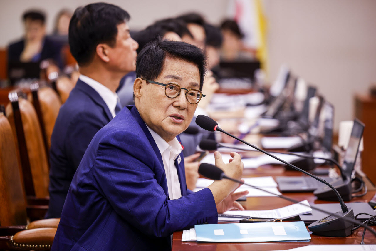 질문하는 박지원 더불어민주당 의원(사진=연합뉴스)