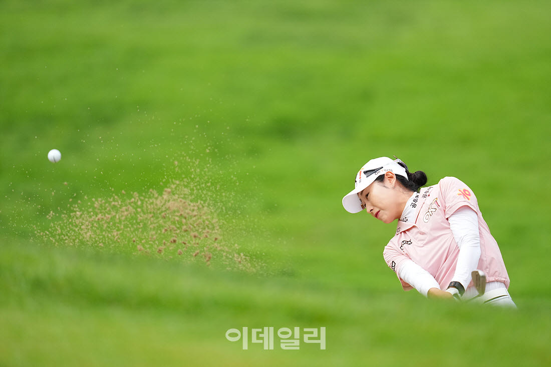 [포토]김우정,노련한 벙커샷