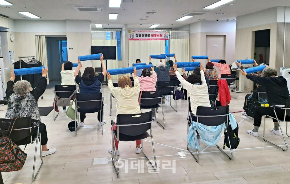 [포토] 은평구, 하반기 '어르신 건강교실' 참여자 모집