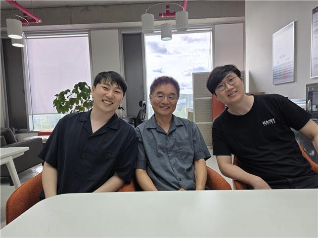 KAIST 연구진.(왼쪽부터)정상윤 박사과정, 노용만 교수, 유영준 박사.(사진=KAIST)