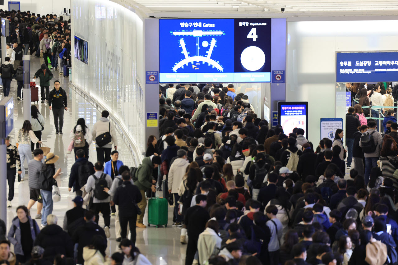 여행객으로 붐비는 인천국제공항(사진=연합뉴스)