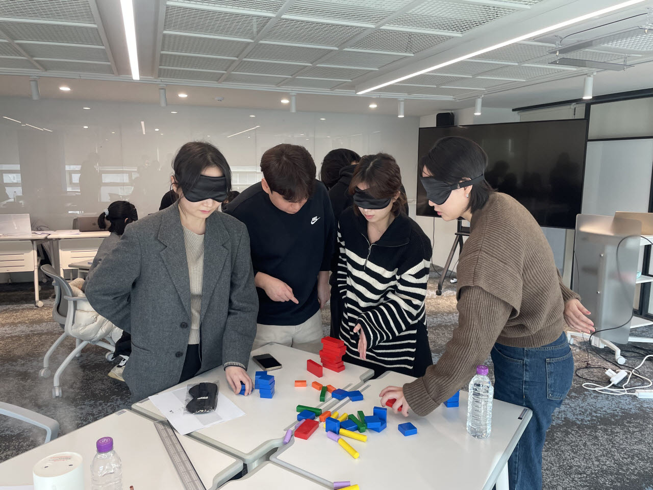 디캠프에서 제공하는 팀빌딩 워크숍 프로그램 현장. (사진=디캠프)