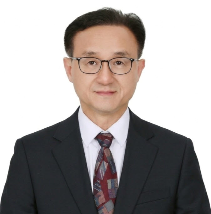 “민주시민 과목 신설, 학교를 정치판으로 만드는 것”
