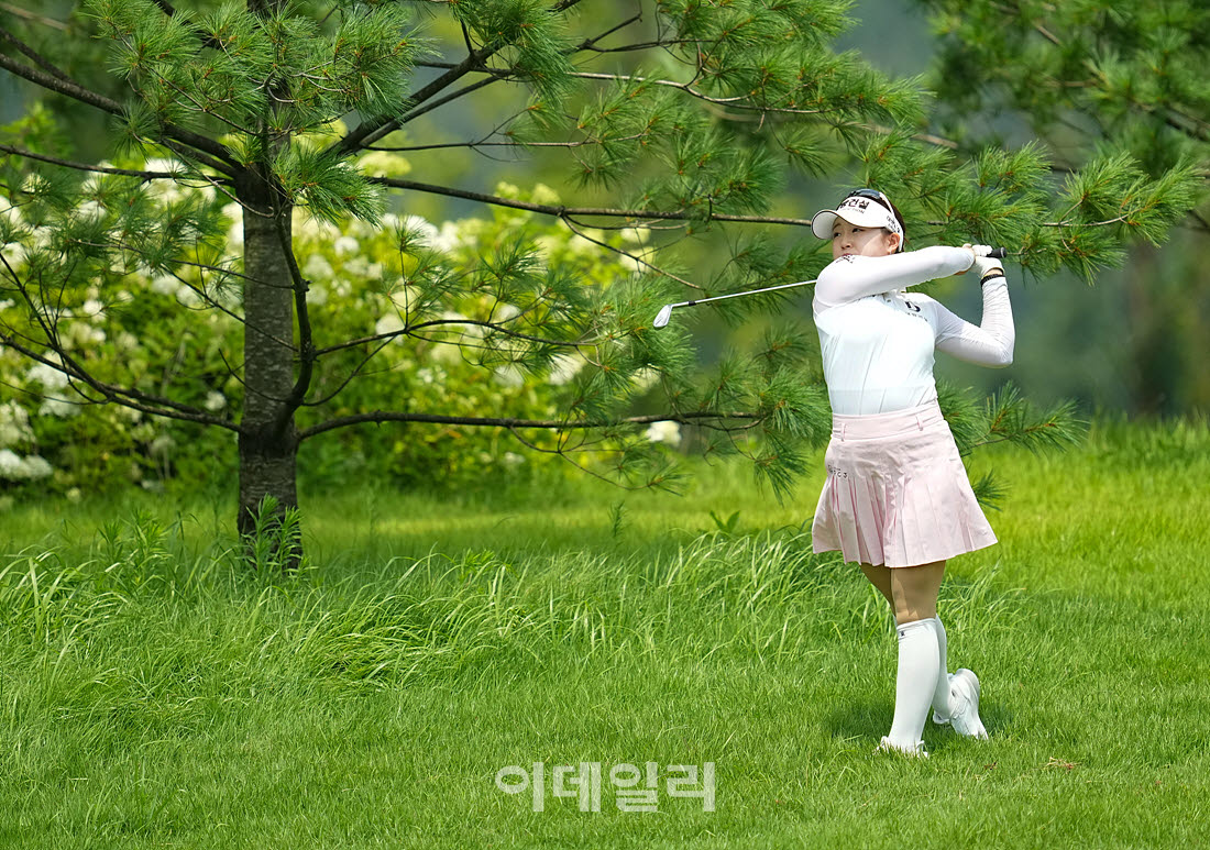 [포토]임진영,그린에 올라가라