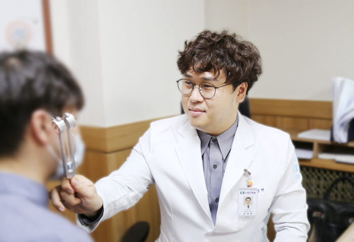 아찔한 어지럼증, 이석증 진단과 치료에서 중요한 ‘안진’