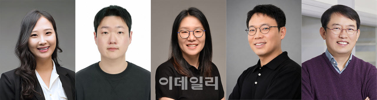 홍현정(왼쪽부터) KAIST 의과학대학원 박사, 박민성 KAIST 의과학대학원 박사, 이민희 (주)토르 테라퓨틱스 박사, 김진국 KAIST 의과학대학원 교수, 송민호 KAIST 의과학대학원 교수(사진=KAIST)