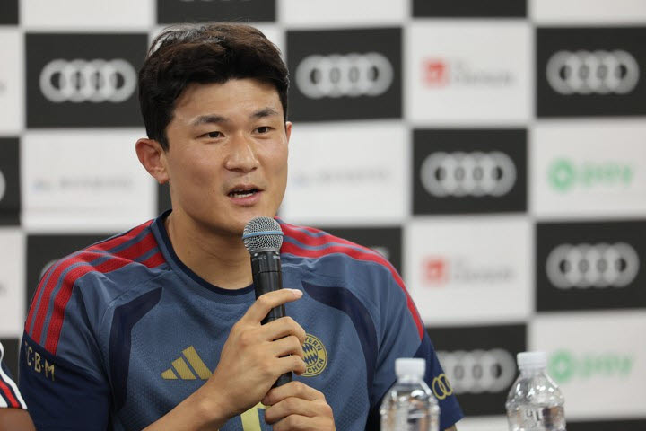 아우디 풋볼 써밋 2026 제주SK FC vs FC 바이에른 뮌헨' 경기를 하루 앞둔 3일 서귀포시 제주월드컵경기장에서 열린 공식 기자회견에서 FC 바이에른 뮌헨의 김민재가 질문에 답하고 있다. 사진=연합뉴스