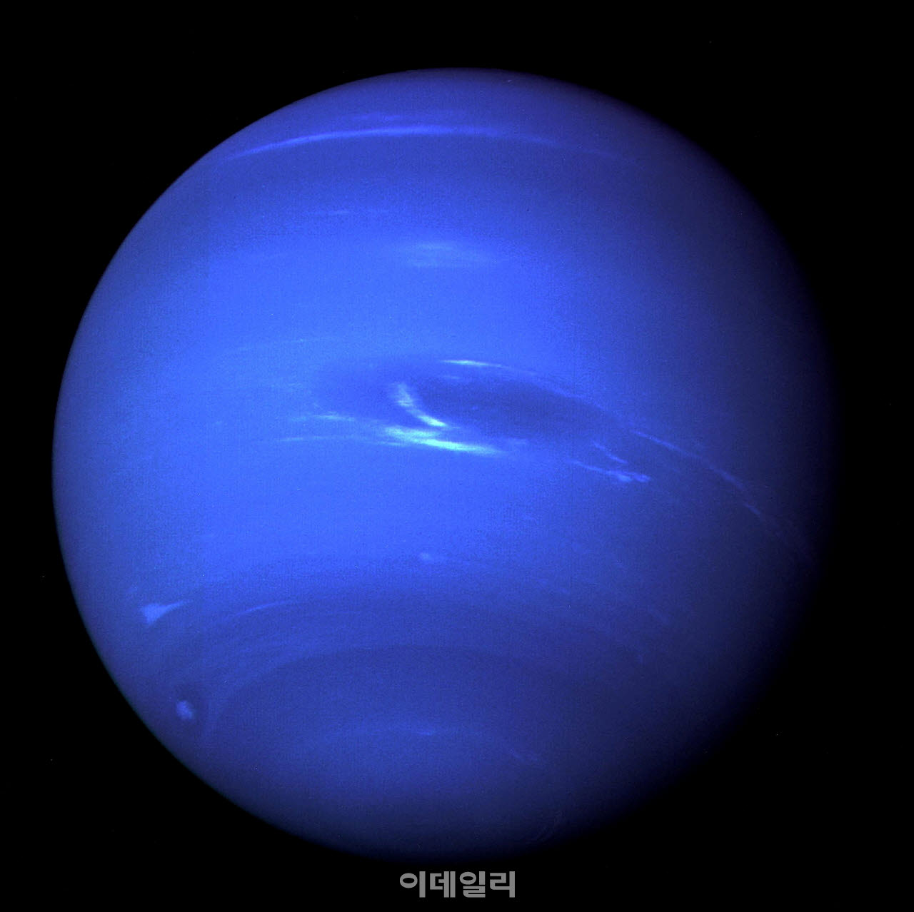 1989년 미국 항공우주국(NASA)의 보이저 2호(Voyager 2)가 태양계의 가장 먼 행성인 해왕성(Neptune)에 근접하기 직전 촬영한 모습(사진=로이터)