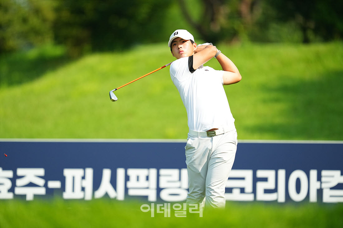 [포토]김도현,오차없이 중앙으로