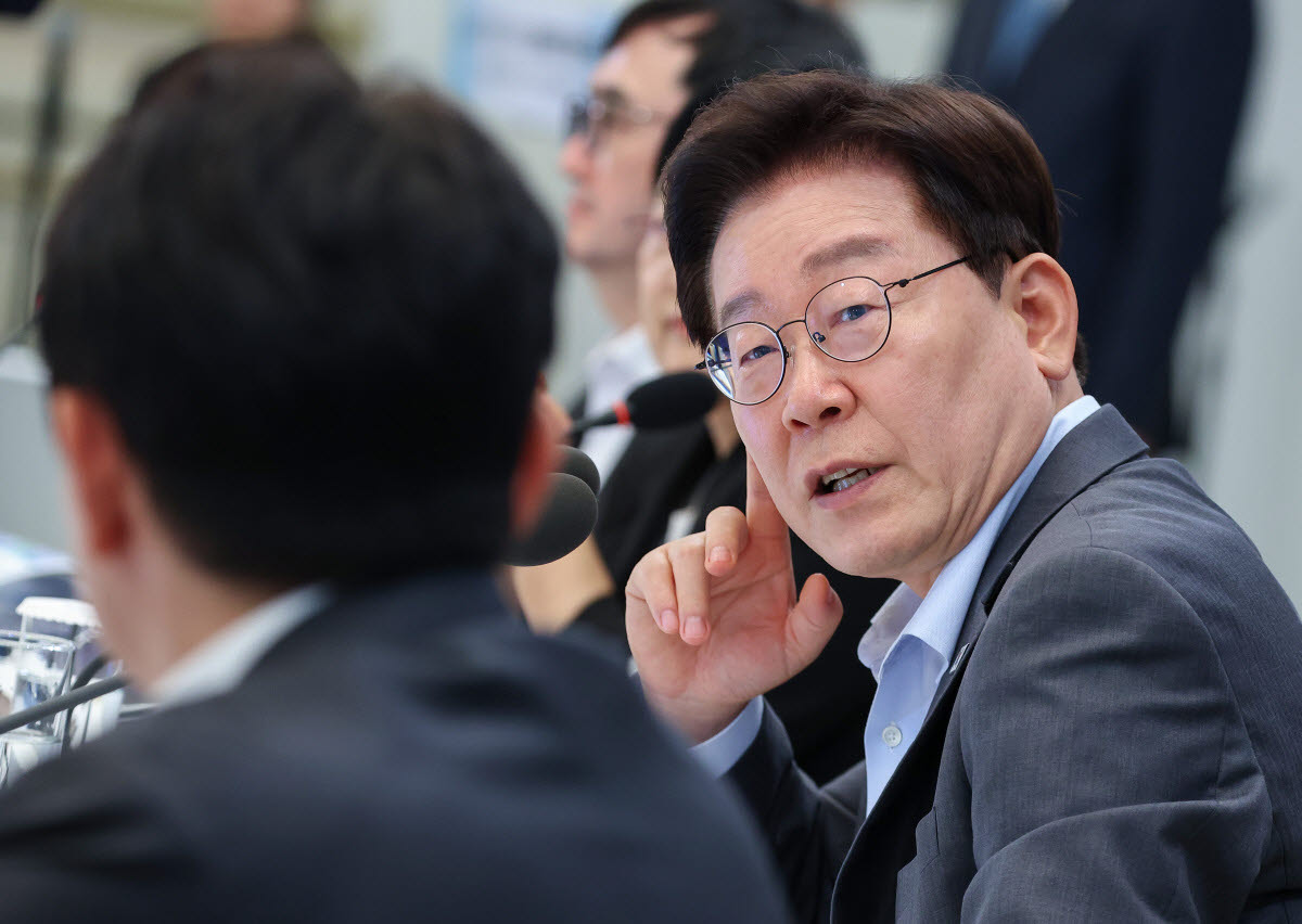 이재명 대통령이 5일 청와대 영빈관에서 열린 교육부·국가교육위·문체부·국가유산청 등에 대한 부처 업무보고에서 발언하고 있다 (사진=연합뉴스)