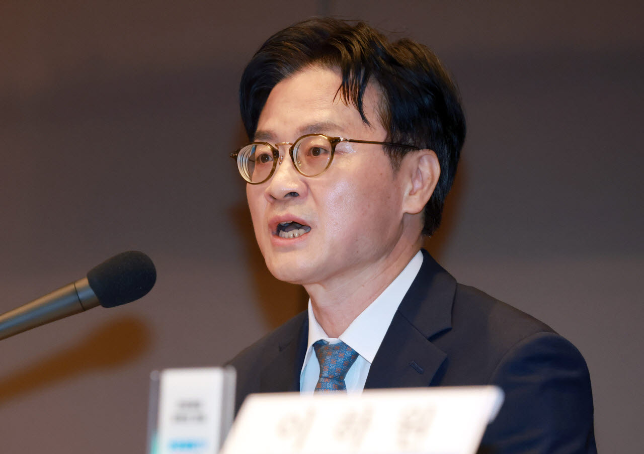 [이데일리 방인권 기자] 김정관 산업통상부 장관이 6일 서울 중구 프레스센터에서 열린 관훈토론회에서 모두발언을 하고 있다.