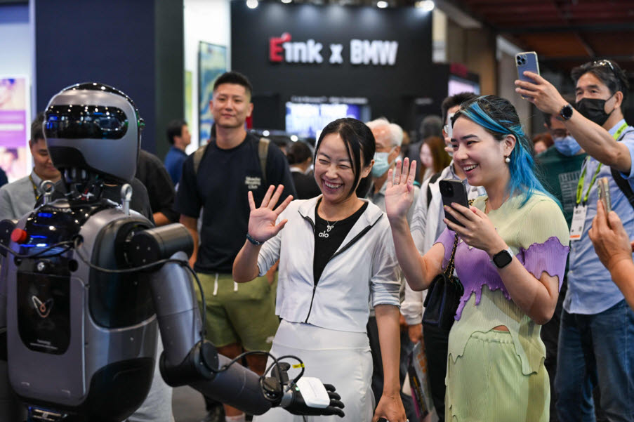 COMPUTEX 2026은 AI 로봇과 피지컬 AI(Embodied AI)를 기반으로 한 다양한 혁신 기술과 응용 사례를 선보이며 관람객들의 높은 관심을 끌었다.(사진=TAITRA)