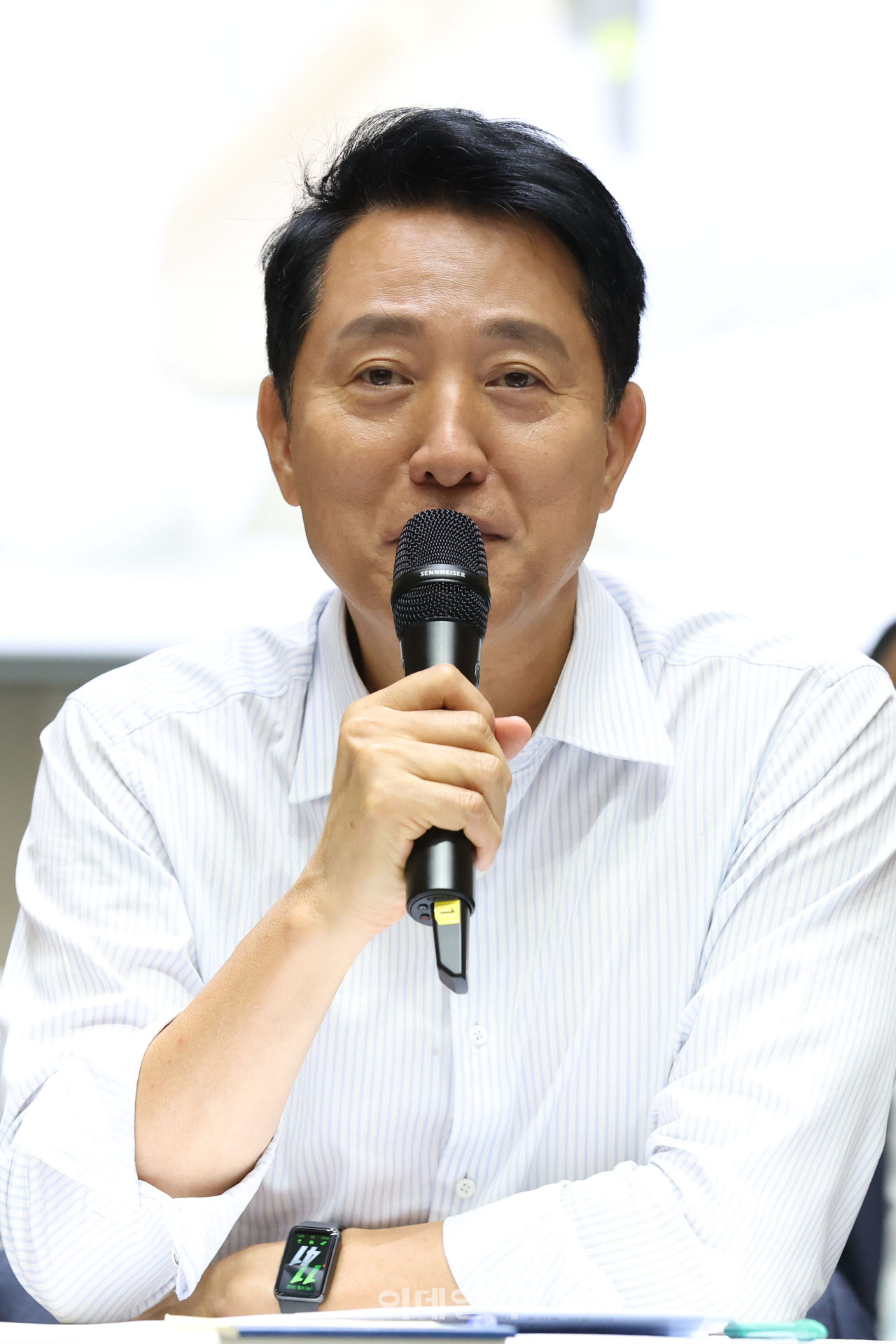 [이데일리 이영훈 기자] 오세훈 서울시장이 6일 서울 중구 서울시청 대회의실에서 열린 '부동산 정상화를 위한 시민 대토론회'에서 마무리 발언을 하고 있다.