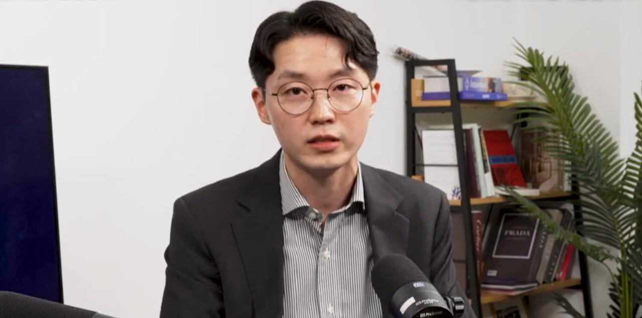 박지환 한국투자신탁운용 ETF디지털마케팅부 차장이 이데일리 유튜브 채널 ‘주톡피아’에서 인터뷰를 하고 있다. (사진=주톡피아 갈무리)
