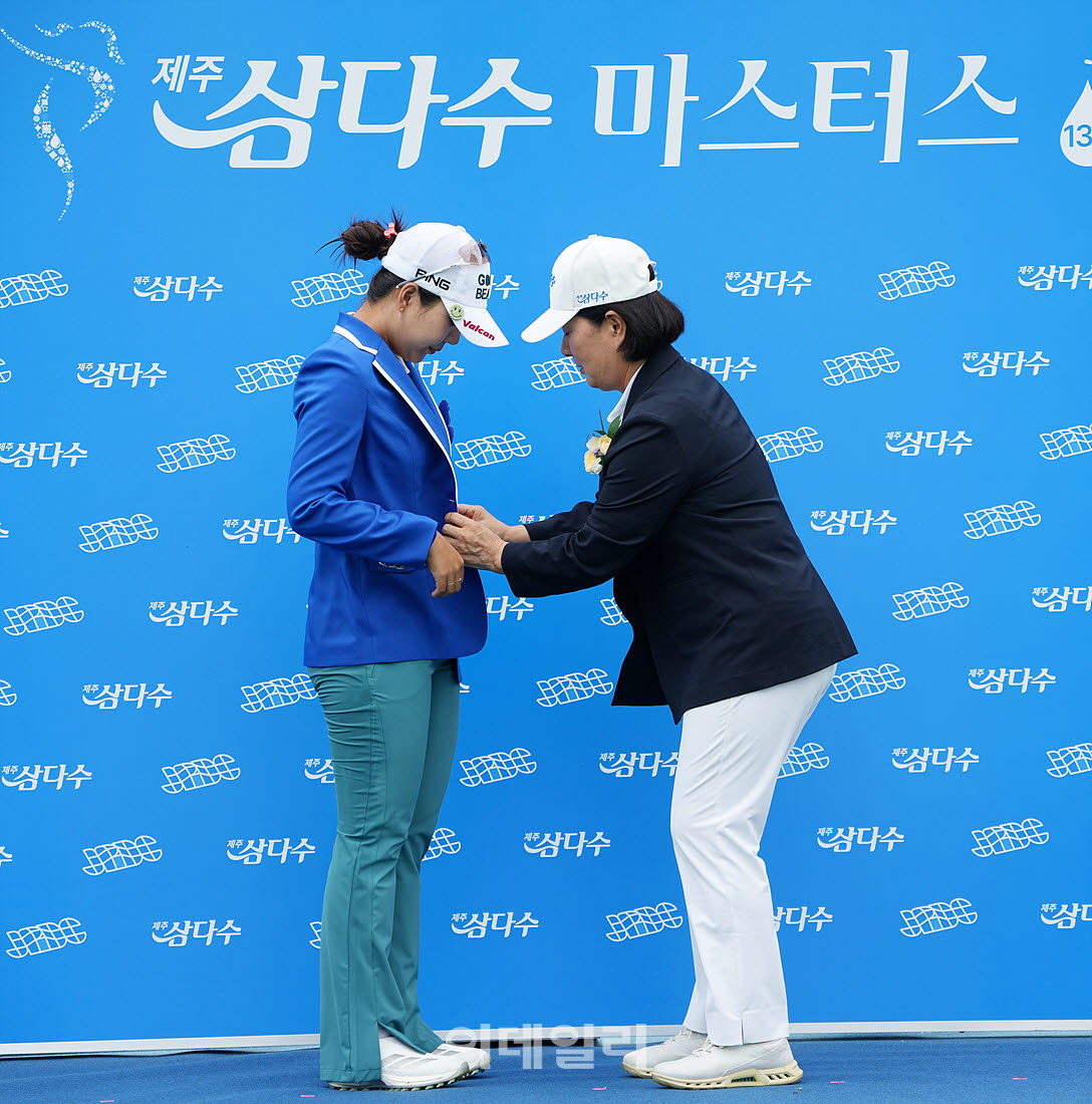 [포토]장은수,우승 재킷 딱맞네