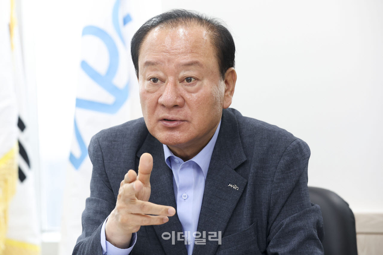 유동균 서울 마포구청장이 이데일리와 인터뷰하고 있다.(사진=이영훈 기자)