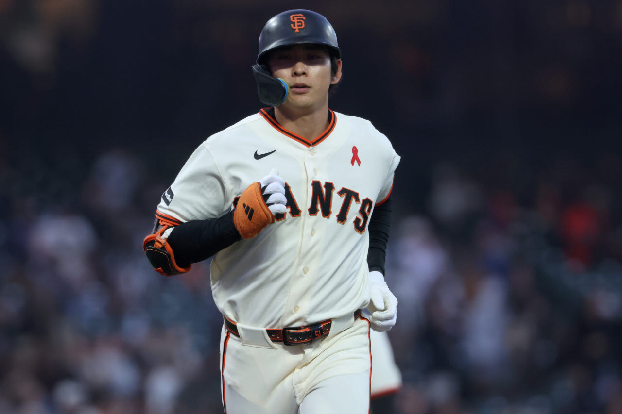 샌프란시스코 자이언츠 이정후가 홈런을 친 뒤 베이스를 돌고 있다. 사진=AP PHOTO