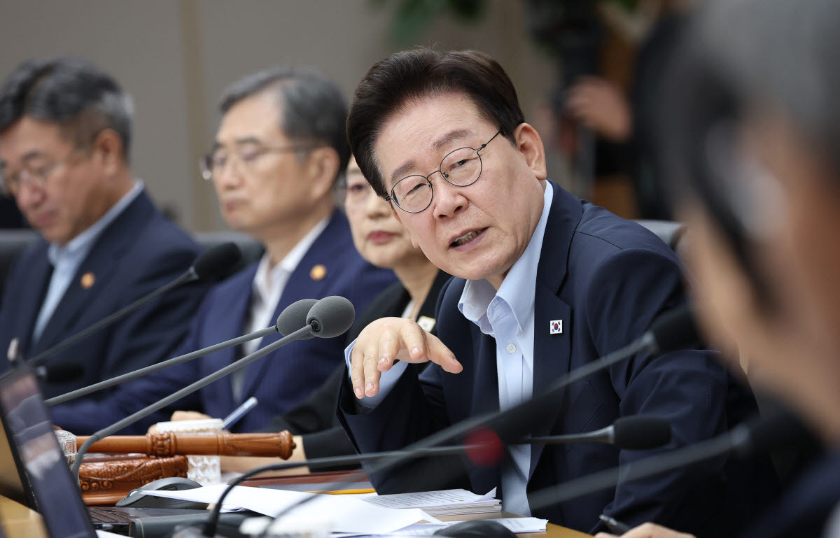 이재명 대통령이 11일 정부세종청사에서 열린 국무회의에서 발언하고 있다. (사진=연합뉴스)