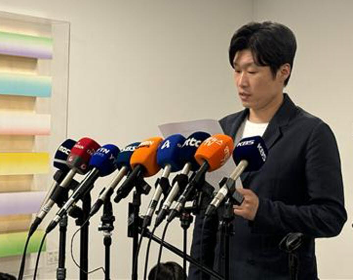 박지성 K축구 혁신위원회(이하 혁신위) 위원장이 11일 오후 국립현대미술관 서울관 대회의실에서 열린 6차 회의가 끝난 뒤 대한축구협회장 선거 관련 후속 조치 및 주요 논의 결과를 발표하고 있다. 사진=연합뉴스