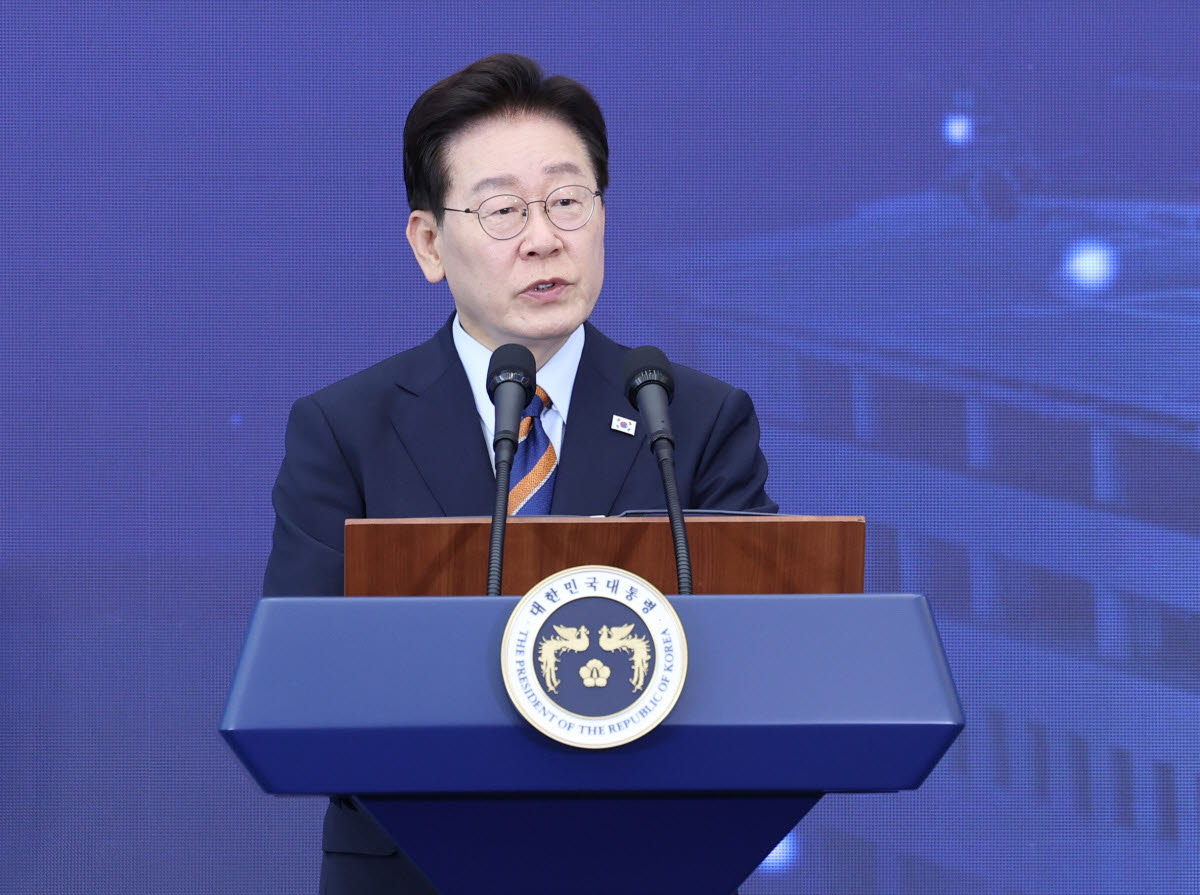 이재명 대통령이 11일 충북 음성 국립소방병원 개원식에서 기념사를 하고 있다.(사진=연합뉴스)