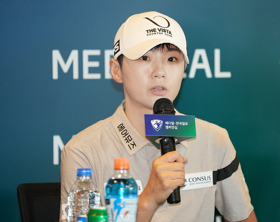 12일 경기도 포천시에 위치한 몽베르CC(파72.예선 6,713yds, 본선 6,713 yds)에서 '메디힐 한국일보 챔피언십'에서 박성현이 공식 인터뷰하고 있다.