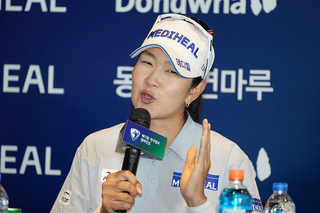 12일 경기도 포천시에 위치한 몽베르CC(파72.예선 6,713yds, 본선 6,713 yds)에서 '메디힐 한국일보 챔피언십'에서 김아림(메디힐)이 공식 인터뷰하고 있다.