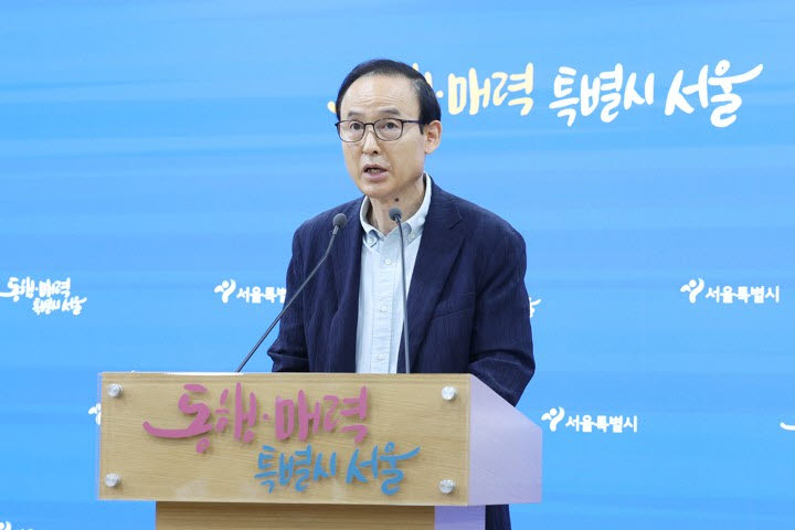 명노준 서울시 주택실장이 13일 서울시청에서 8·13 정부 주택공급 대책 관련 서울시 입장 브리핑을 하고 있다. (사진=연합뉴스)