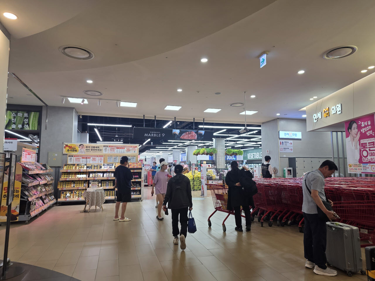 13일 서울 강서구 롯데마트 김포공항점 입구. (사진=박지애 기자)