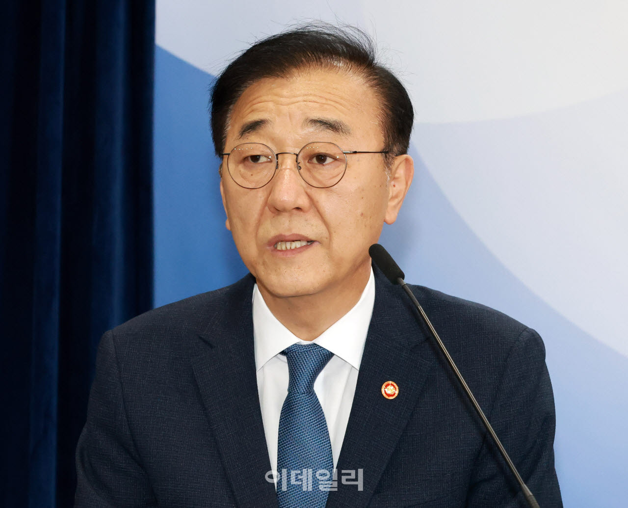 김윤덕 국토교통부 장관이 13일 서울 종로구 정부서울청사에서 열린 전월세 및 매매시장 안정을 위한 주택 신속공급 방안 및 부동산 시장 안정을 위한 금융 종합대책에서 발표를 하고 있다. (사진=이데일리 방인권 기자)