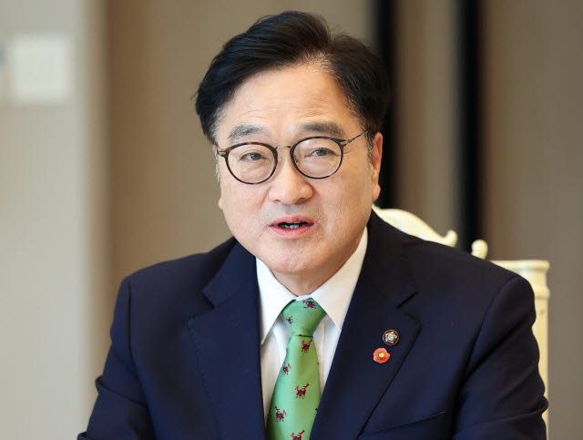 우원식 국회의장이 용산 대통령실에서 이재명 대통령이 참석한 가운데 열린 5부 요인 초청 오찬 간담회에서 발언하고 있다. (사진=연합뉴스)
