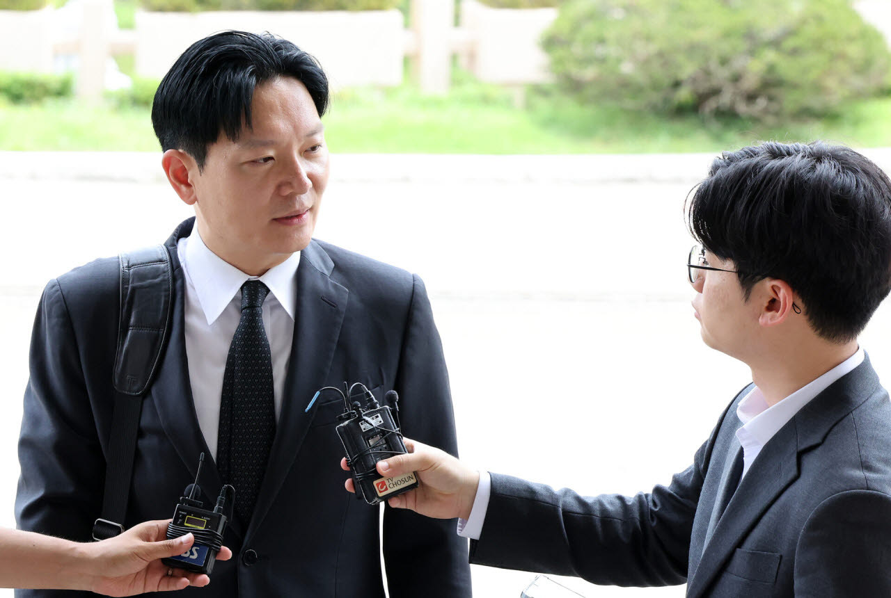 박상용 인천지방검찰청 부부장검사가 13일 오후 경기 과천 법무부에서 진행되는 감찰위원회에 출석하며 입장을 밝히고 있다.(사진=뉴스1)