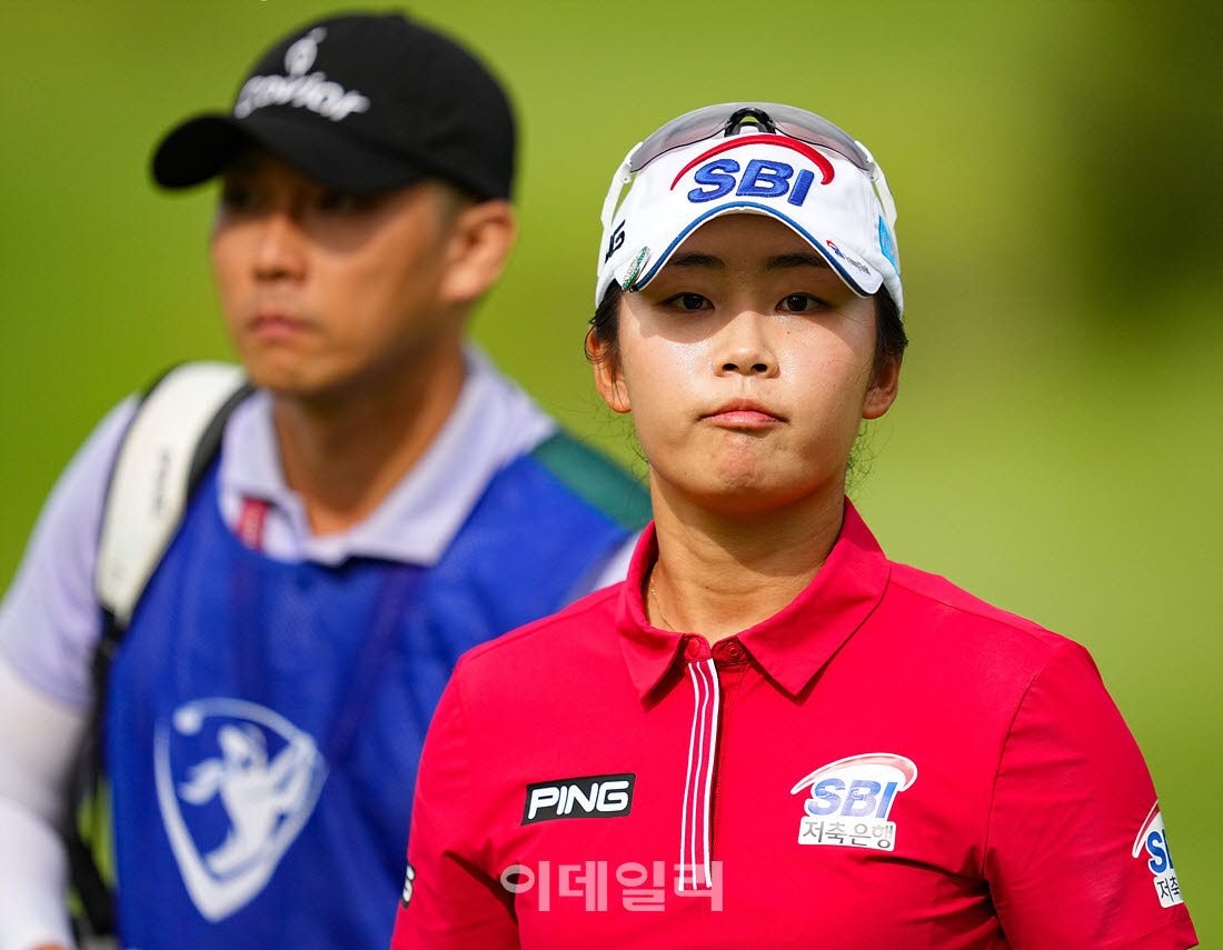 13일 경기도 포천시에 위치한 몽베르CC(파72.예선 6,713yds, 본선 6,713 yds)에서 '메디힐 한국일보 챔피언십' 1라운드 9번홀에서 김지윤(SBI저축은행)이 경기를 치르고 있다.