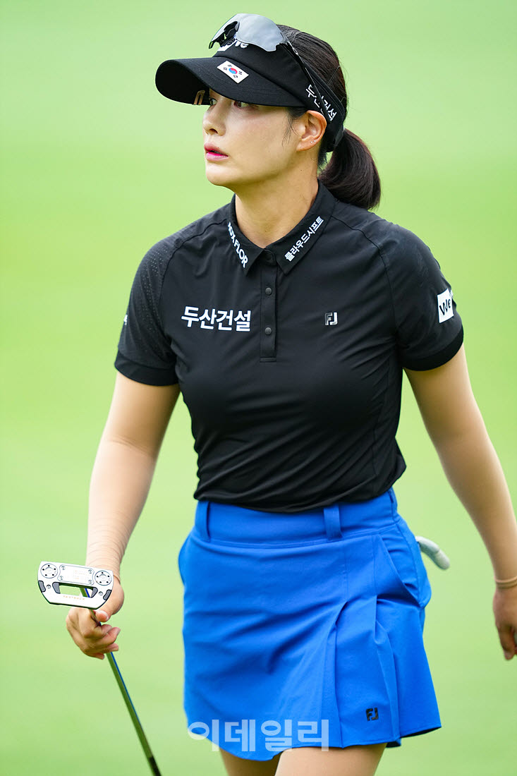 메디힐 한국일보 챔피언십 3라운드 박결(두산건설 위브)이 18번홀에서 경기를 치르고 있다.