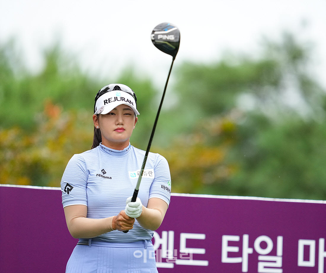 [이데일리 골프IN(포천)=조원범 기자] ‘메디힐 한국일보 챔피언십’ 3라운드 2번홀에서 노승희(리쥬란)가 경기를 치르고 있다.