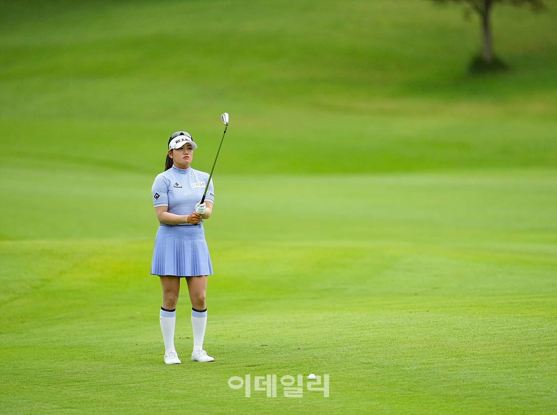 [이데일리 골프IN(포천)=조원범 기자] ‘메디힐 한국일보 챔피언십’ 3라운드 9번홀에서 노승희(리쥬란) 경기를 치르고 있다.