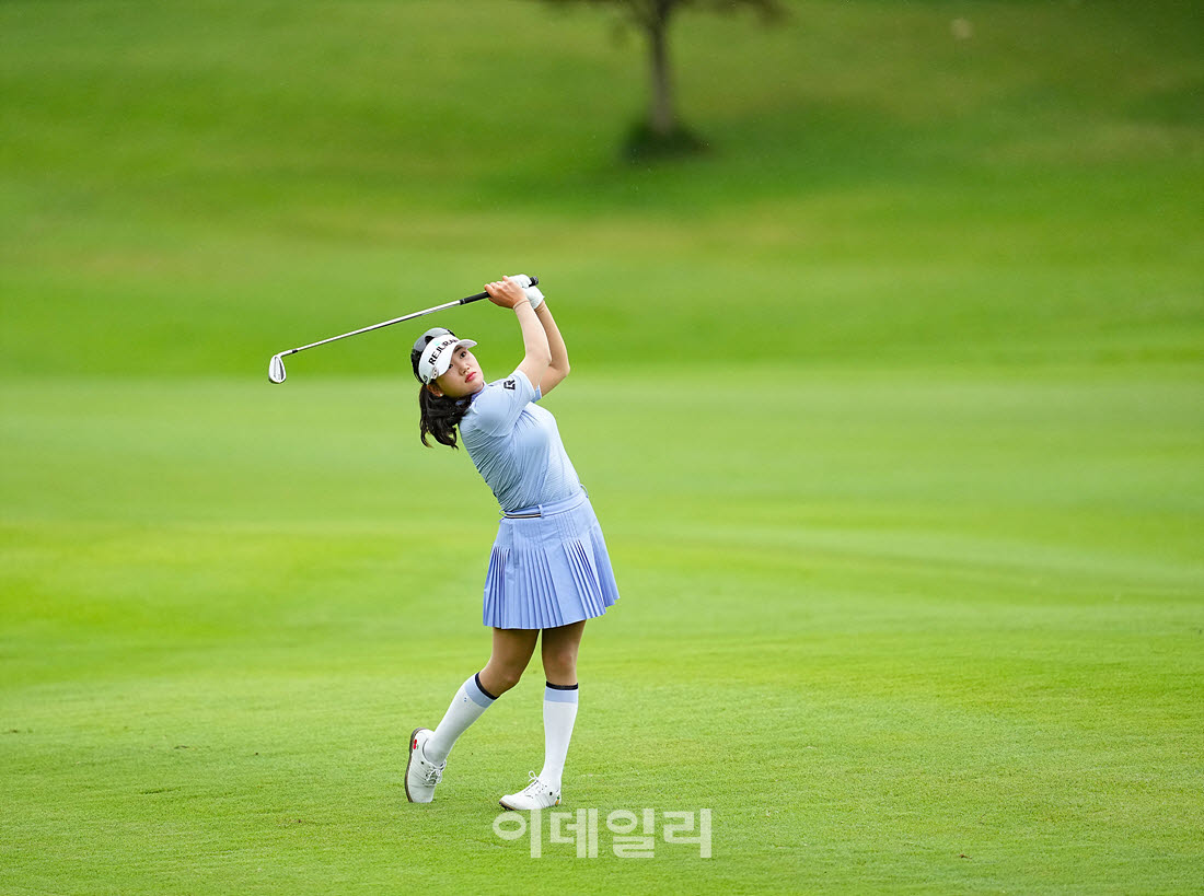 [이데일리 골프IN(포천)=조원범 기자] ‘메디힐 한국일보 챔피언십’ 3라운드 1번홀에서 노승희(리쥬란) 경기를 치르고 있다.