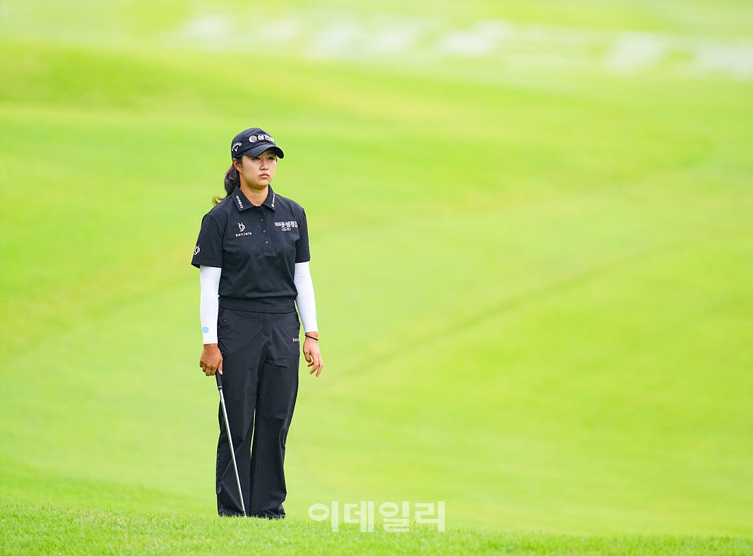 [이데일리 골프IN(포천)=조원범 기자] ‘메디힐 한국일보 챔피언십’ 최종라운드 1번홀에서 마다솜(삼천리)이 경기를 치르고 있다.
