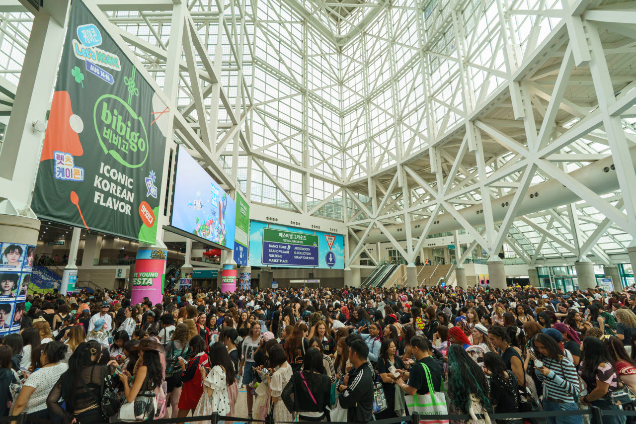 미국 로스앤젤레스에서 열린 ‘KCON LA 2026’ 행사장이 관람객들로 붐비고 있다. (사진=CJ그룹)