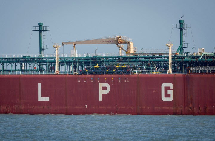 미국-이스라엘과 이란 간의 갈등이 지속되는 가운데, 인도 소속 액화석유가스(LPG) 운반선 ‘시발릭’호가 호르무즈 해협을 거쳐 입항하고 있다. (사진=로이터)