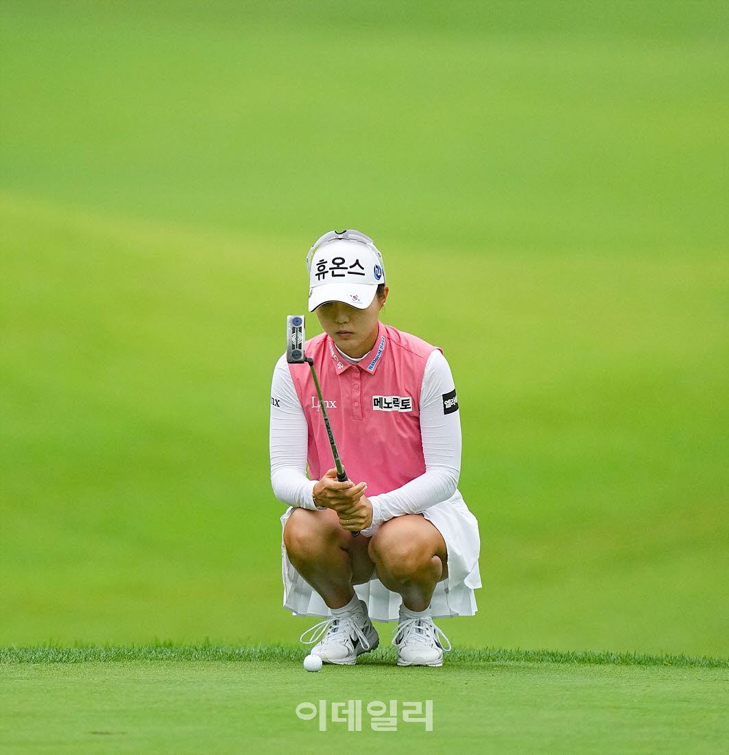 [이데일리 골프IN(포천)=조원범 기자]'메디힐·한국일보 챔피언십'최종라운드 1번홀에서 최예림(휴온스)가 경기를 치르고 있다.