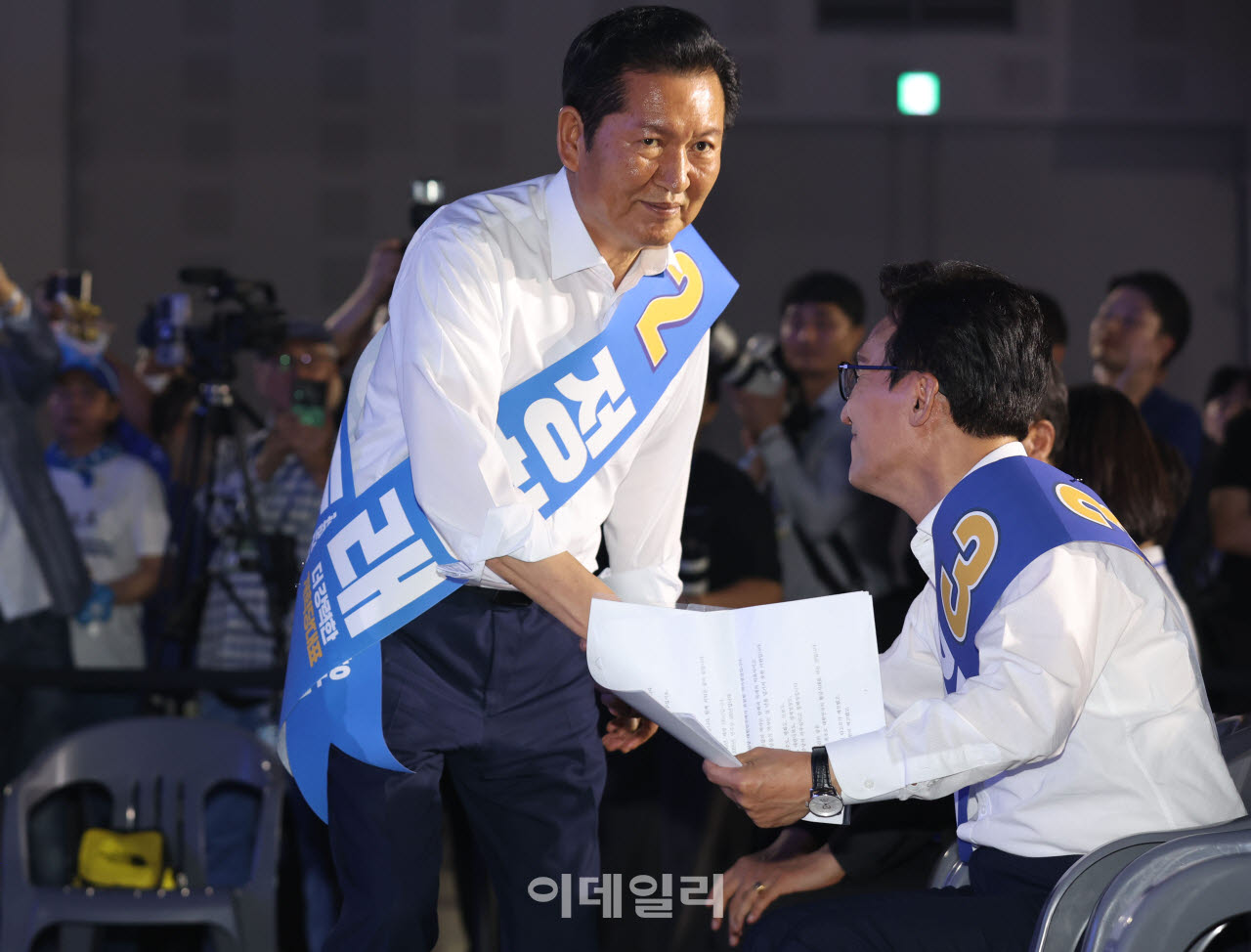 [포토]악수하는 정청래-김민석
