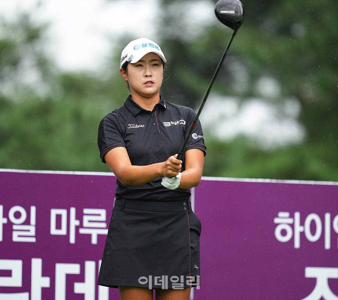 [포토]김민주,무빙데이 선두 정조준