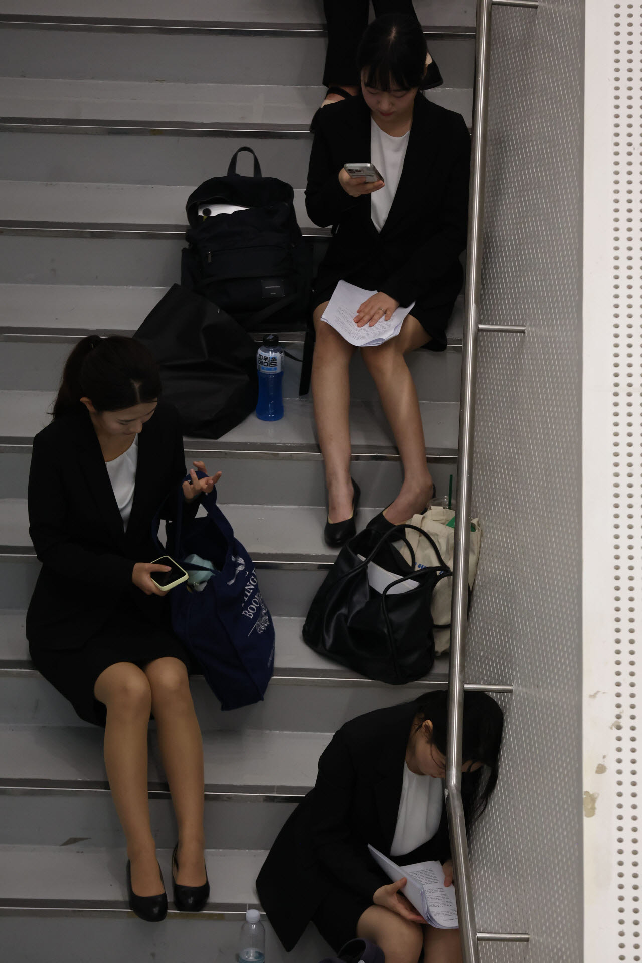 [SHOT+]AI로 좁아진 '취업의 문' 뚫기 위해 고군분투하는 청년들