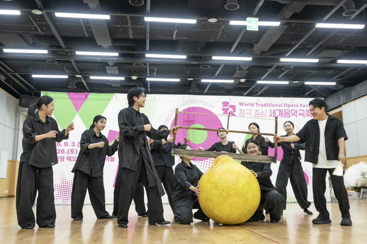 창극콘서트 ‘흥보, 박을 타다’의 일부 장면 시연 (사진=국립극장)